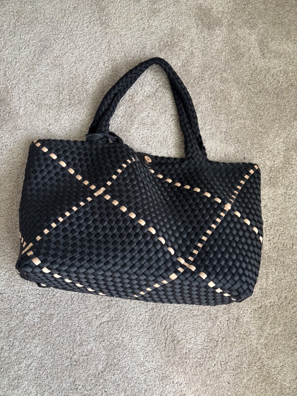 Black and tan woven summer tote with mini bag inside - Picture 4 of 6
